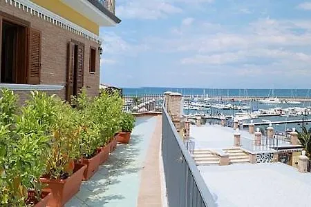 Sleeps 4 Air Con *